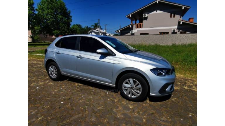 VOLKSWAGEN - POLO - 2025/2026 - Prata - R$ 103.900,00