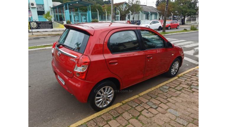 TOYOTA - ETIOS - 2014/2014 - Vinho - R$ 44.900,00